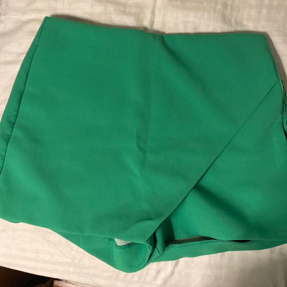 Green mini skort